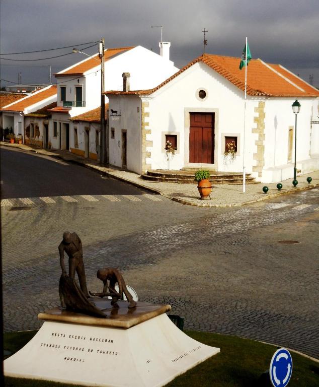 Hotel Casa Do Largo - Golega - Turismo De Habitacao Zewnętrze zdjęcie